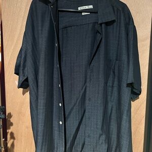 Men's Black Short Sleeve Shirt